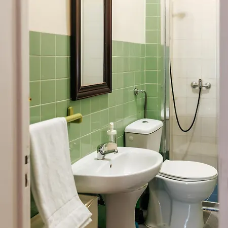 Aquilla Family 203 Homestay Lisbon